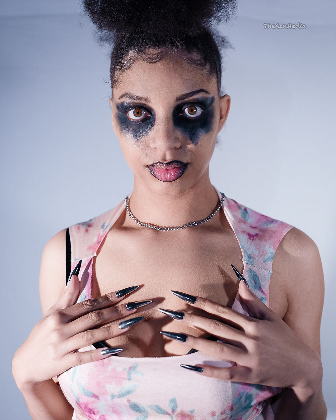 THE FLOWERS ARE MANIC!