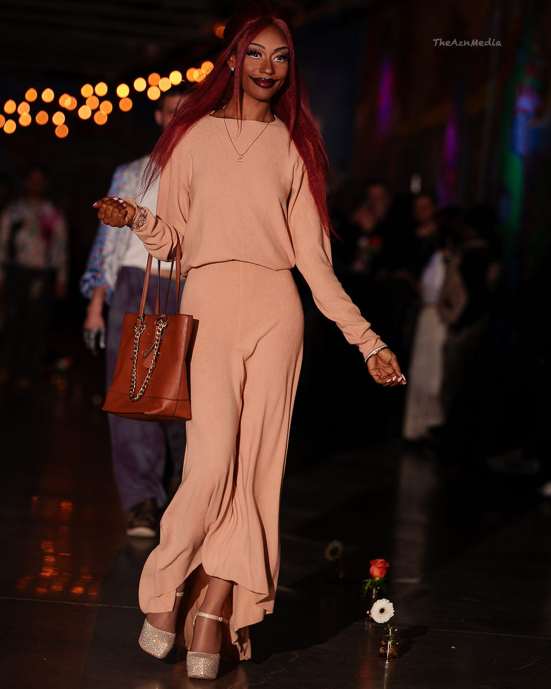 ONE SEASON HOUSEWIFE